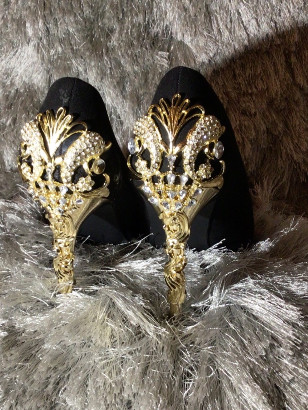Black pointed toe Satin suede golden rose emblemed heel shoe - Picture 10 of 13